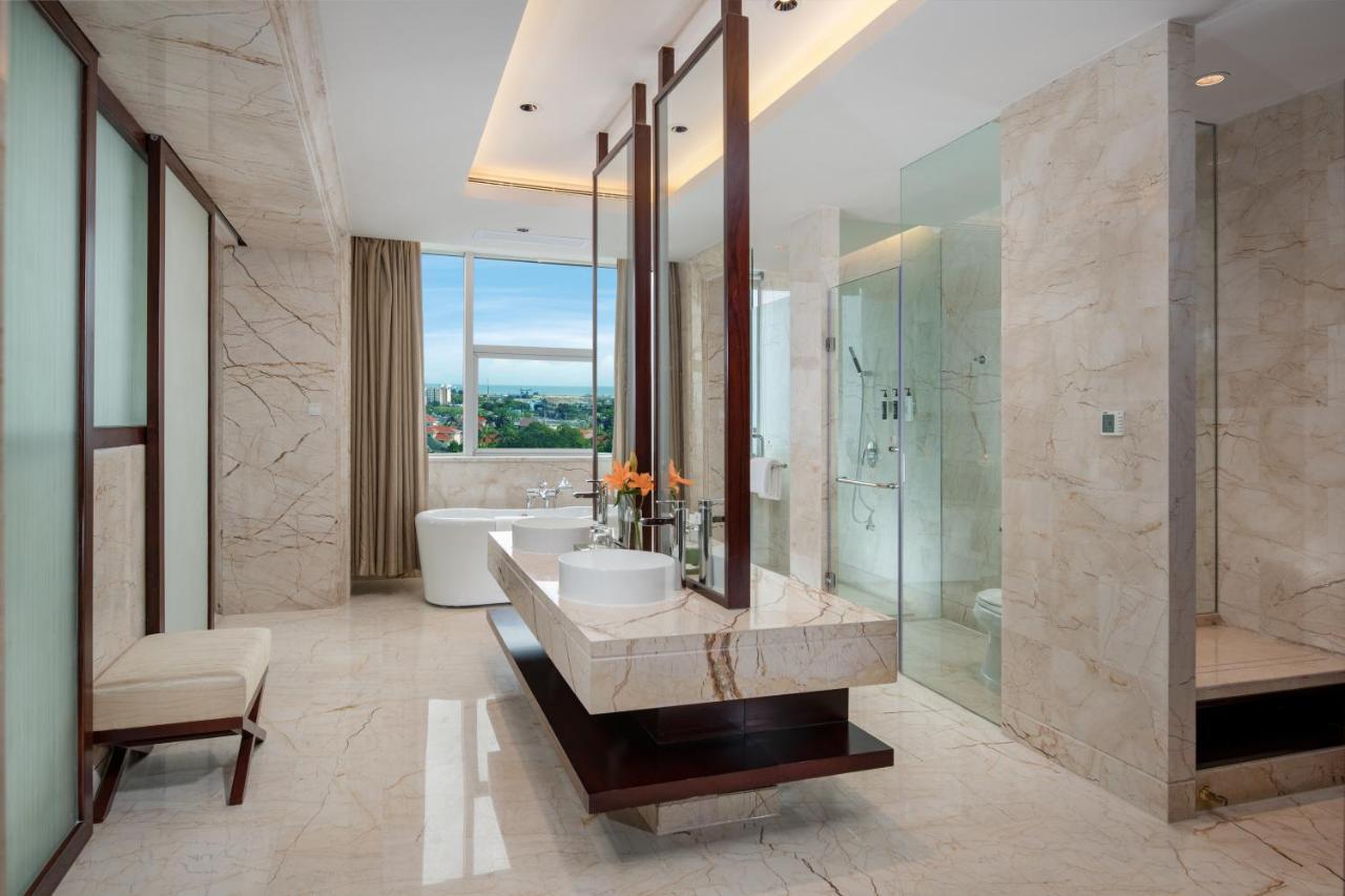 Golden Shining New Century Grand Hotel بيهاي المظهر الخارجي الصورة